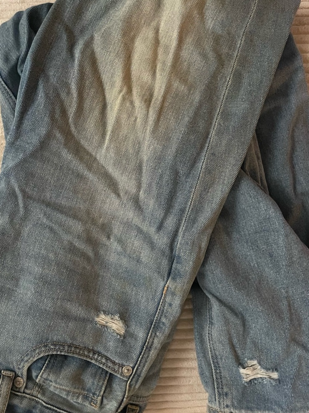 Medium-Rise Light Blue Distressed Skinny Jeans for Women - Picture 3 of 6